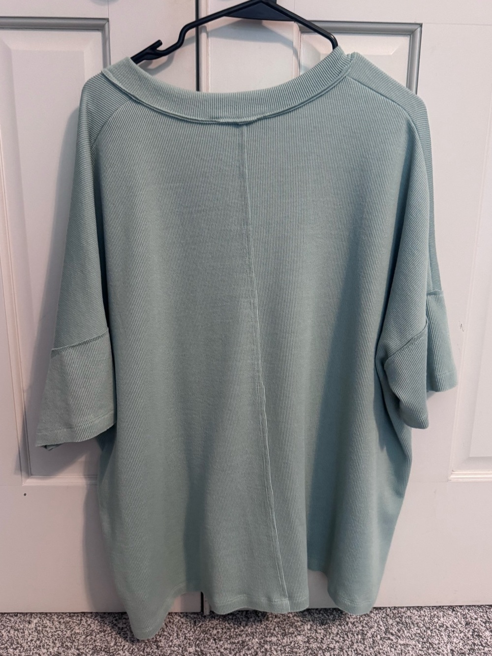 Three Bird Nest, M, The Nest On The Go V Neck Ribbed Essential Tee, Sage, NWOT - Picture 7 of 7